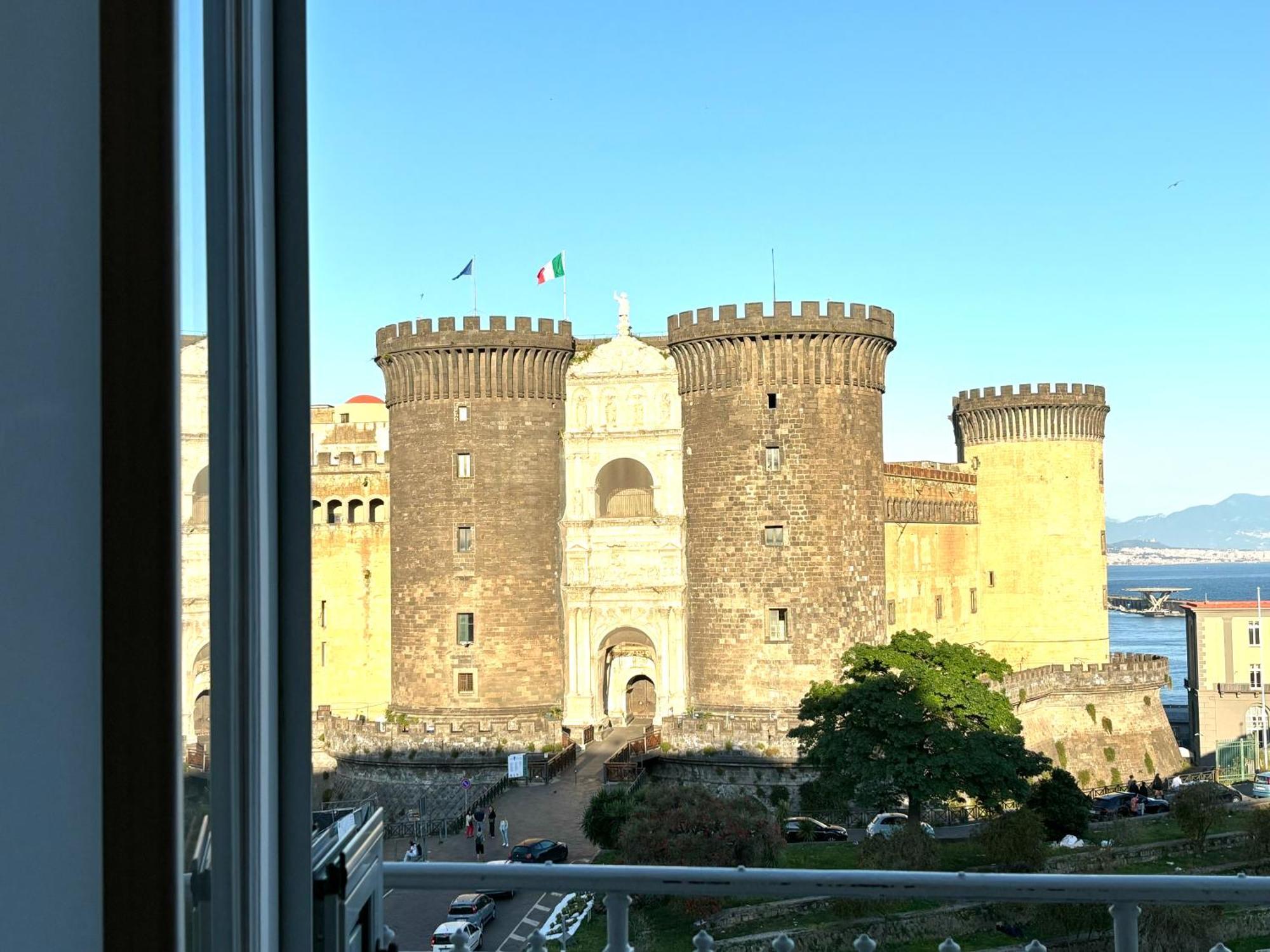 Il Mastio Guesthouse Napoli Bagian luar foto