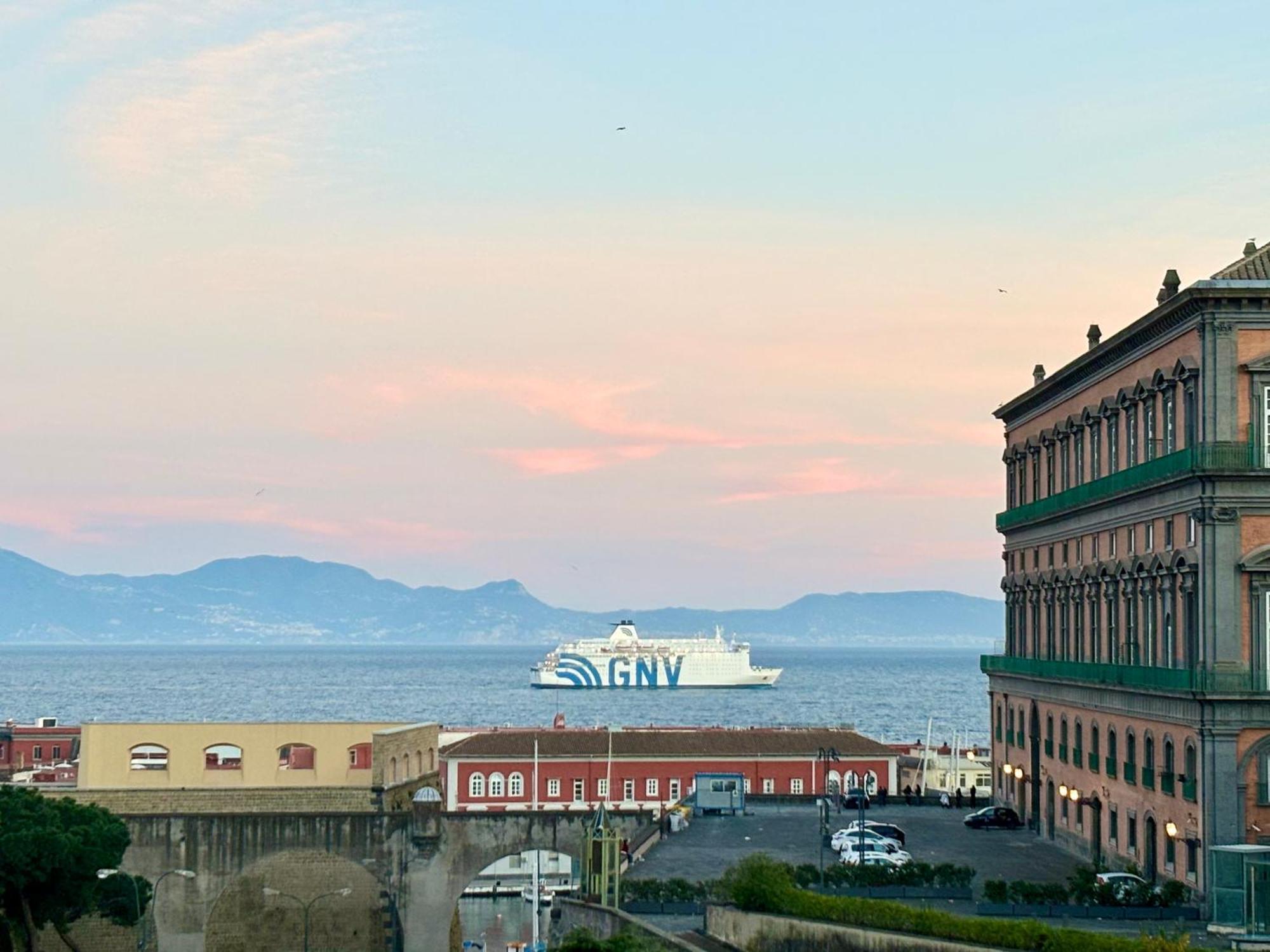 Il Mastio Guesthouse Napoli Bagian luar foto